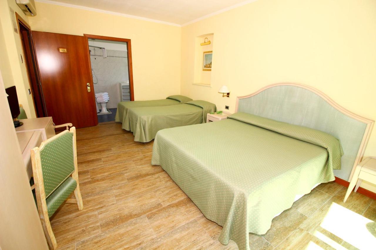 Hotel Siesta ลิโด ดิ กามาโยเร ภายนอก รูปภาพ