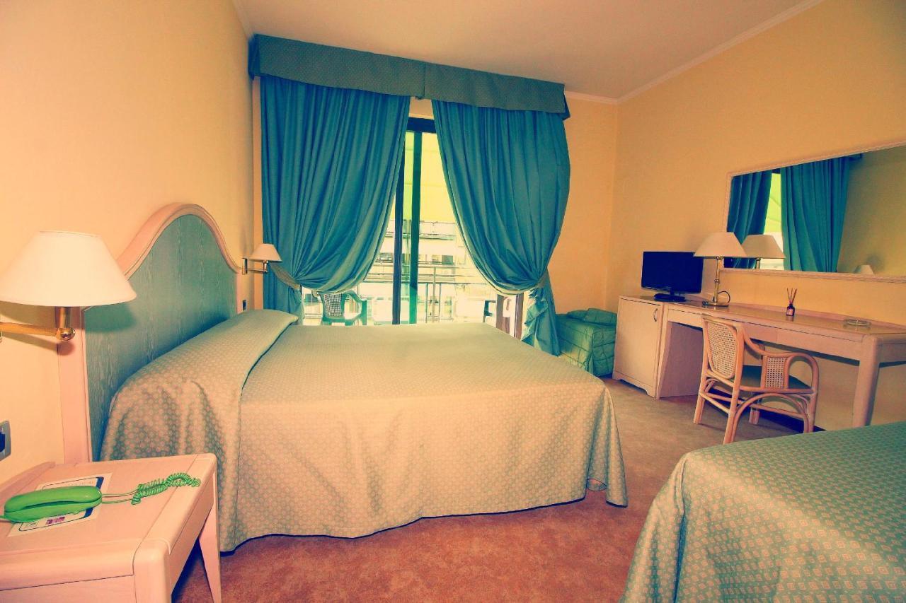 Hotel Siesta ลิโด ดิ กามาโยเร ภายนอก รูปภาพ