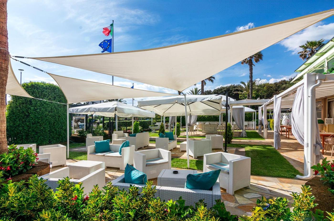 Hotel Siesta ลิโด ดิ กามาโยเร ภายนอก รูปภาพ