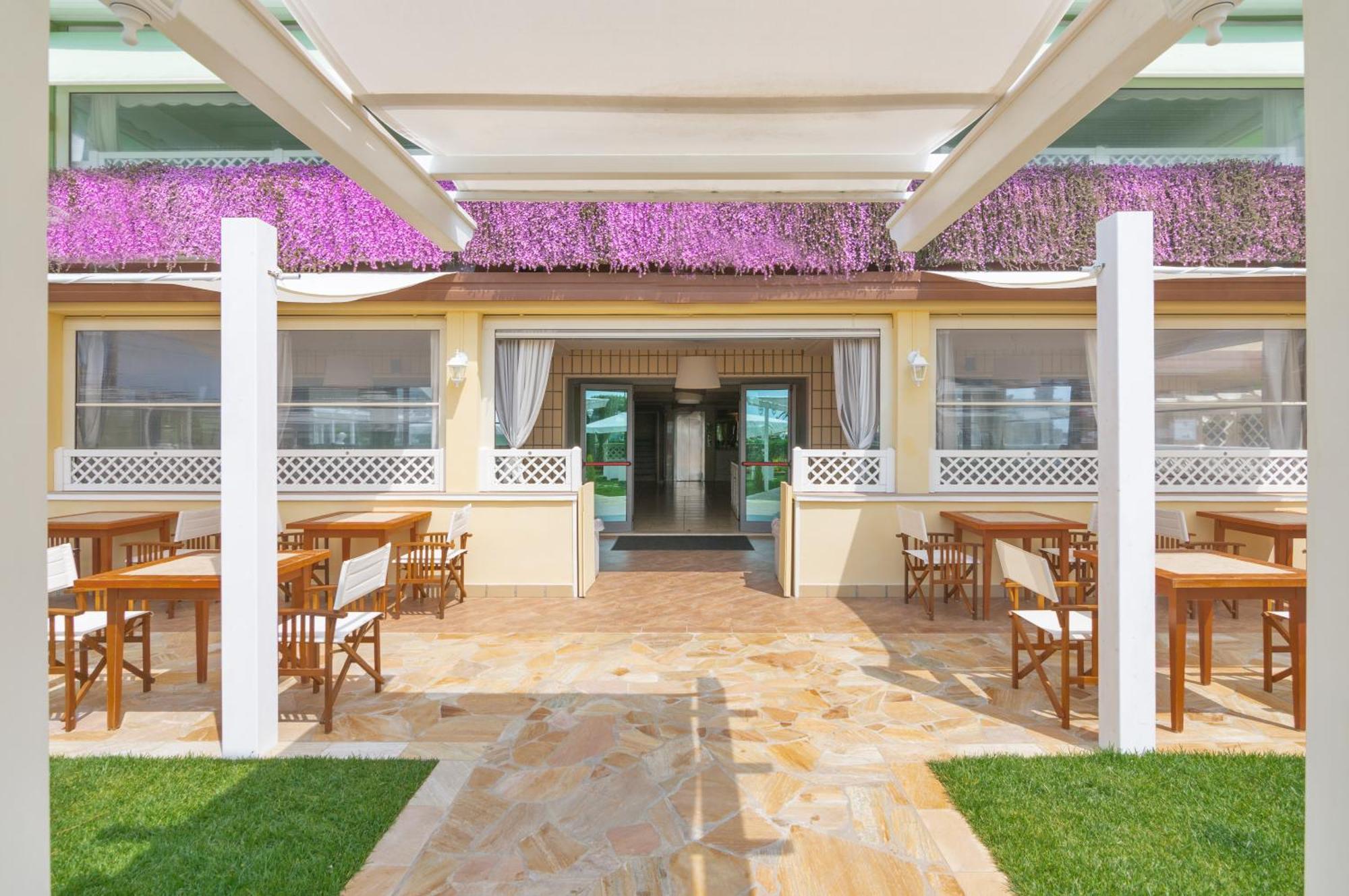 Hotel Siesta ลิโด ดิ กามาโยเร ภายนอก รูปภาพ