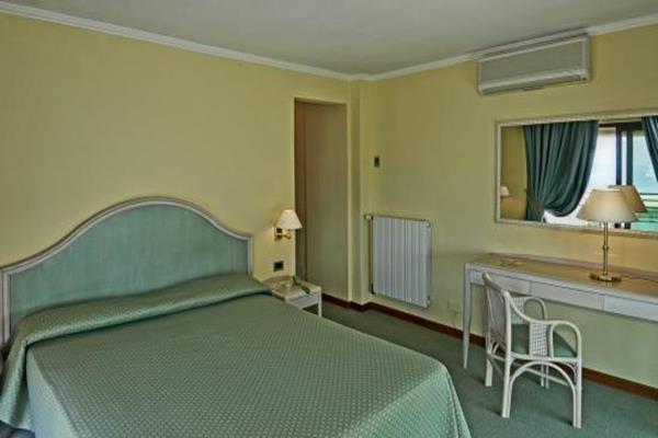 Hotel Siesta ลิโด ดิ กามาโยเร ภายนอก รูปภาพ