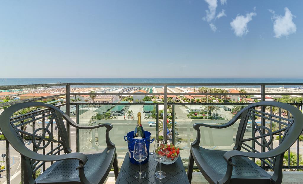 Hotel Siesta ลิโด ดิ กามาโยเร ภายนอก รูปภาพ