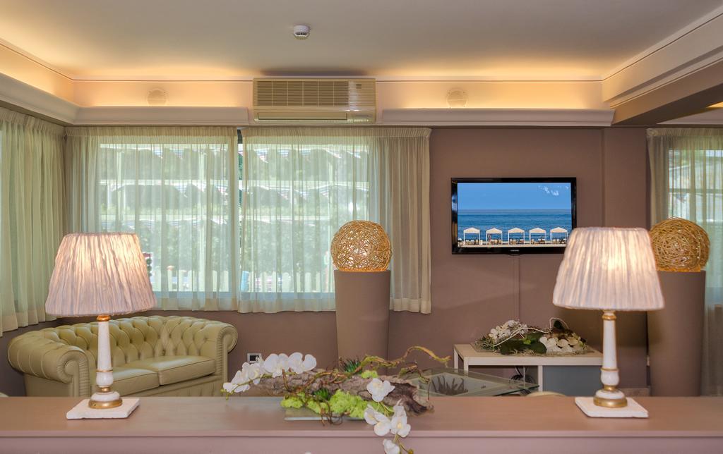 Hotel Siesta ลิโด ดิ กามาโยเร ภายนอก รูปภาพ